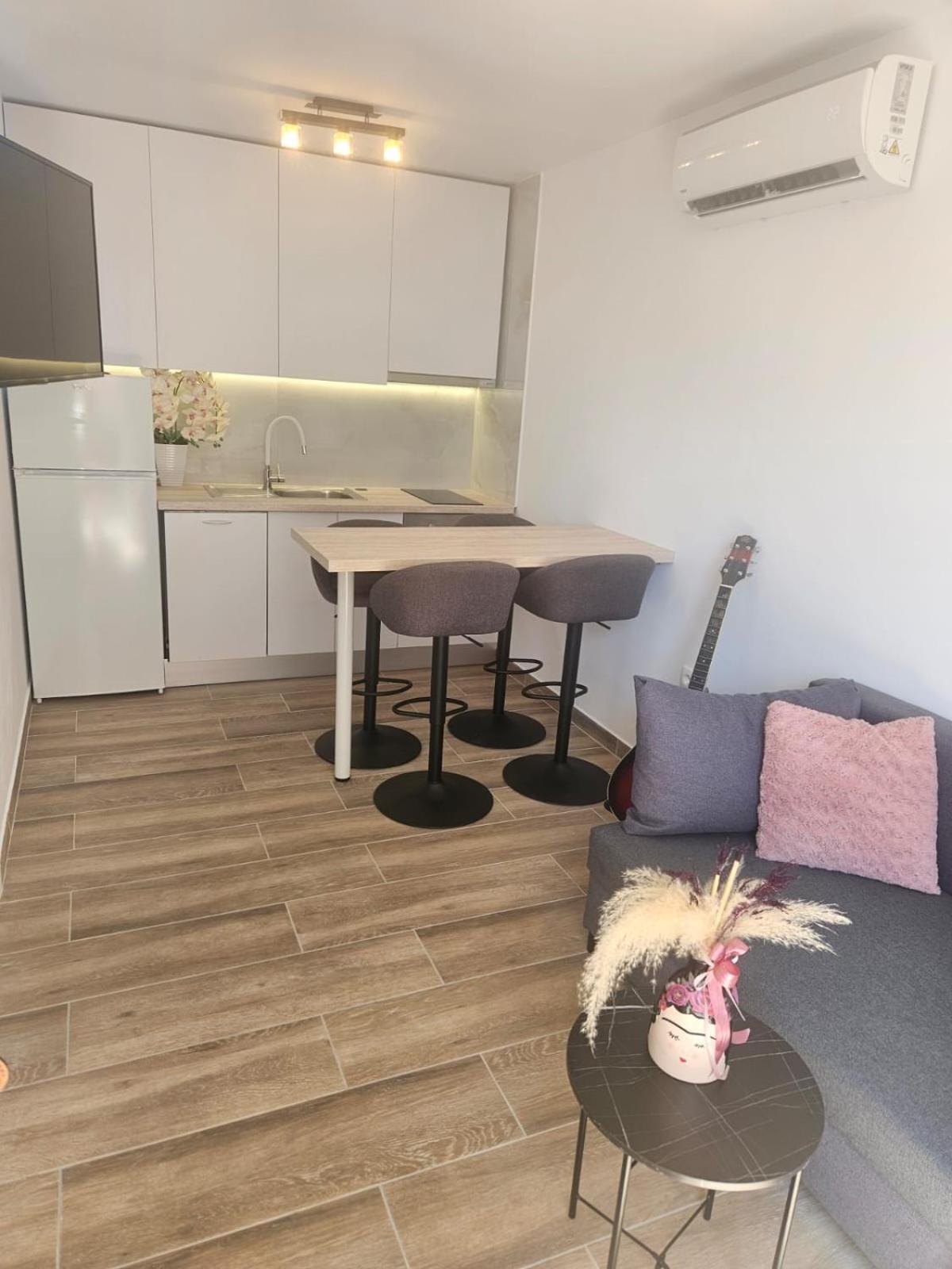 Rita Apartment